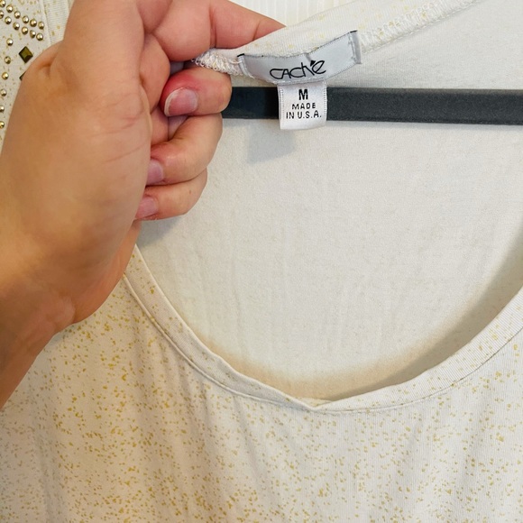 Cute and sexy Cache T-shirt with gold accents - Picture 3 of 4